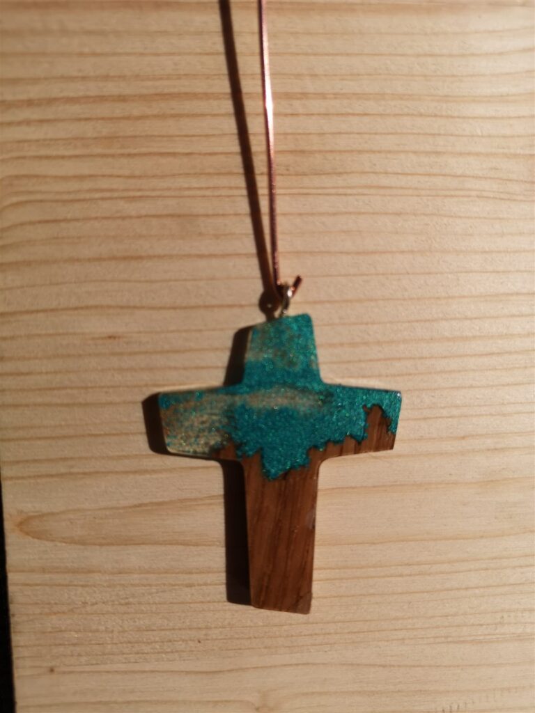 Epoxidharz-Anhänger aus Holz, Bild 4