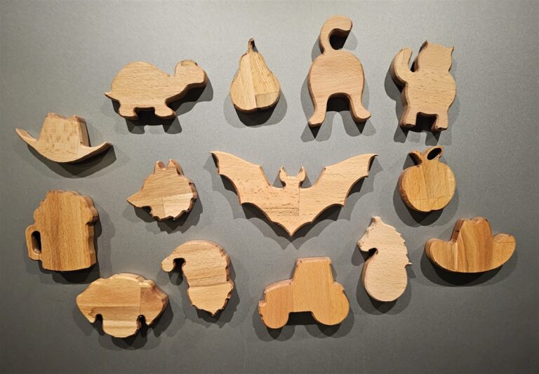 Flaschenöffner aus Holz von FraBriK – Bild 1